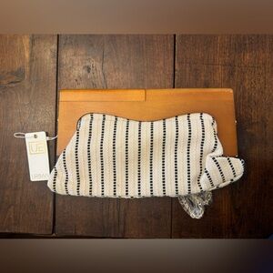 Urban Expressions clutch